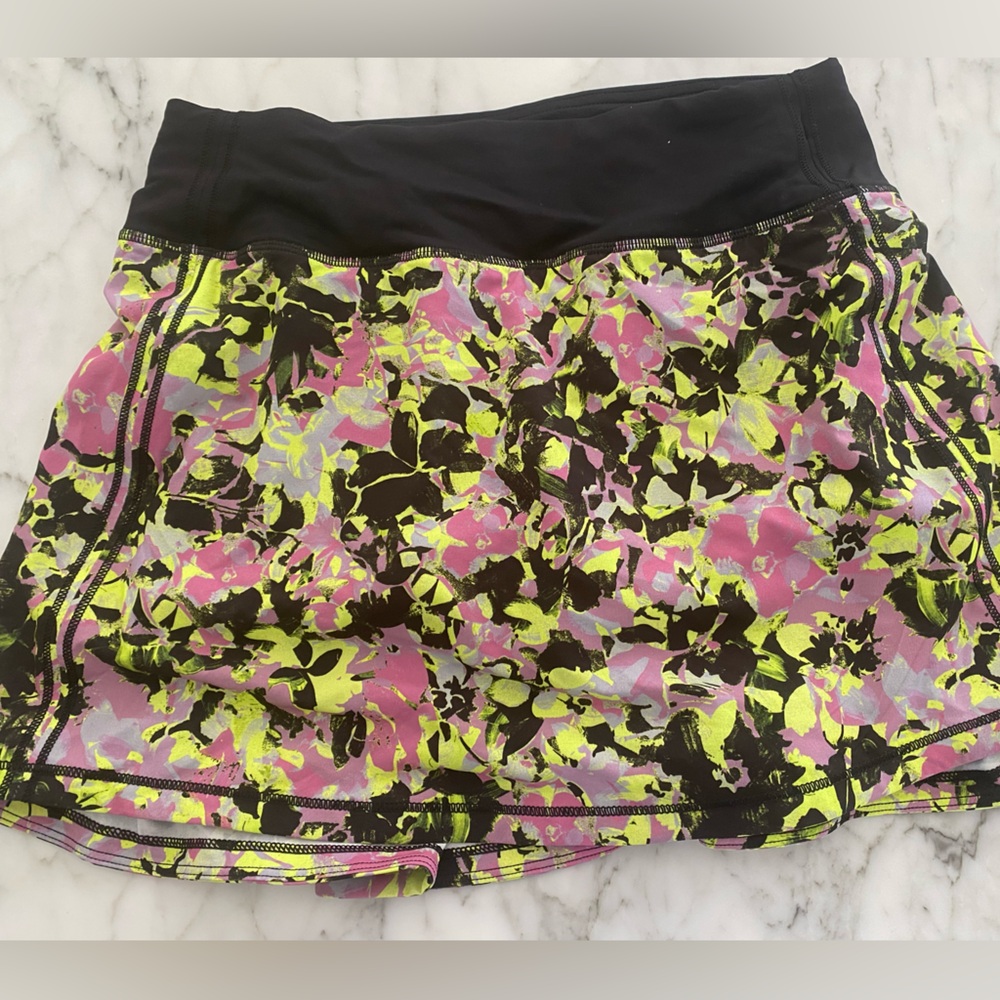Lululemon Floral Black and Pink Women's Pace Rival Skirt size 4